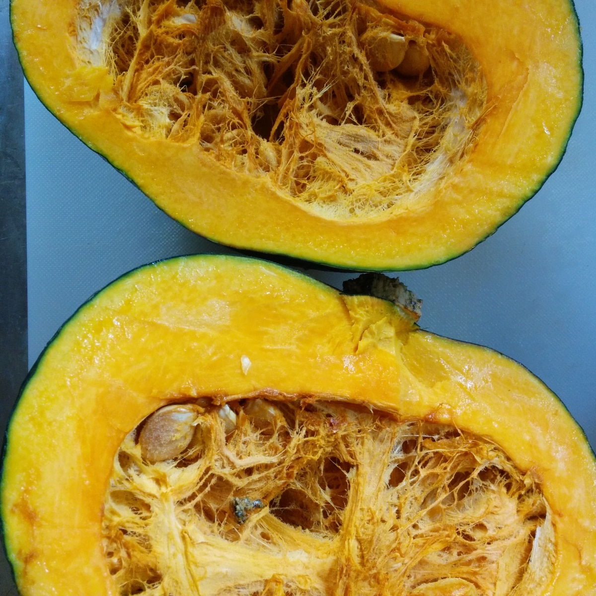 不器用さんも失敗しない 丸ごと固いカボチャの切り方 レシピ 作り方 By Nene7 楽天レシピ 不器用さんも失敗しない 丸ごと固いカボチャの切り方 レシピ 作り方 By Nene7 楽天レシピ